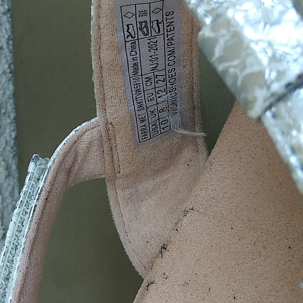 VIONIC Sandals - Picture 8 of 12